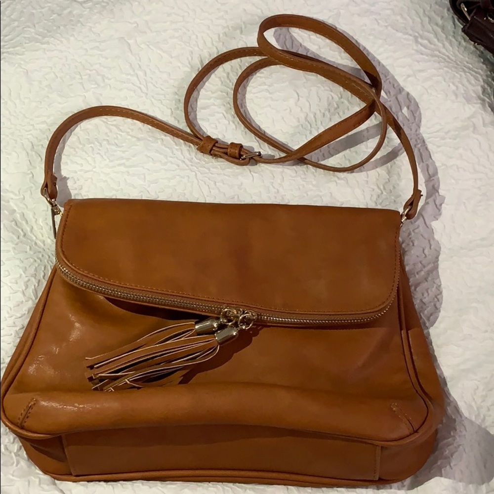 👛: BP crossbody